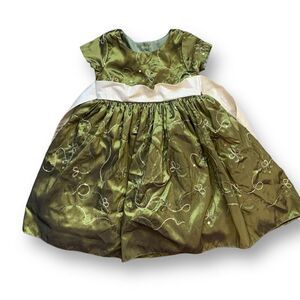 Sweet Pea & Lilli Dress Green Cream Embroidered Floral Design Cream Sash